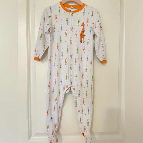 5/$30🍒Pekkle-White Baby Onesie with Giraffe Print - Picture 2 of 4